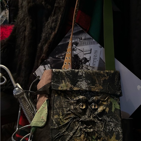 Grichels All Leather Camouflage shoulder bag magnetic closure in back - Picture 2 of 4